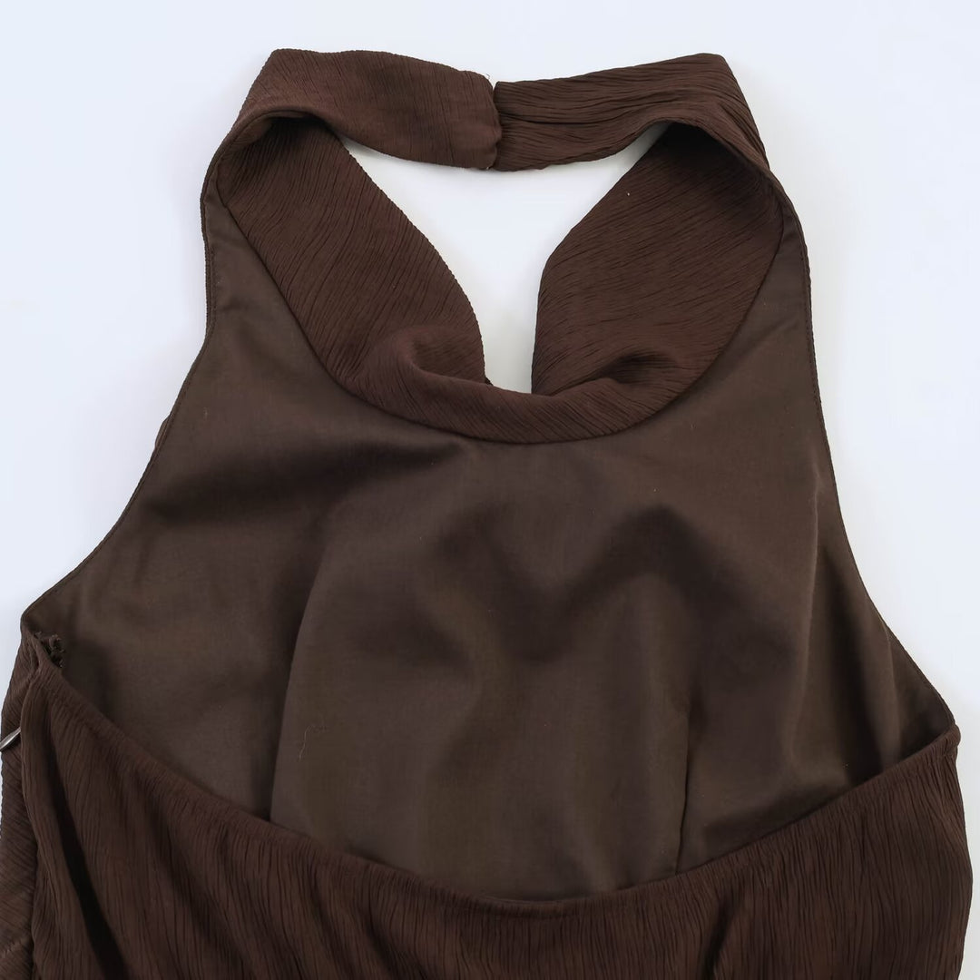 Dame asymmetrisk halterneck kjole med elegant draperingsdesign Skovae