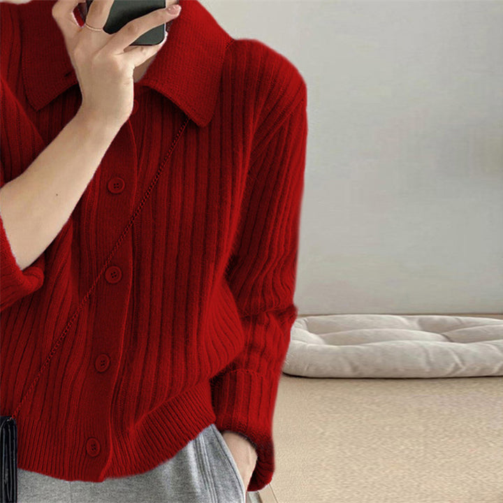 Dame cardigan med elegant knaplukning og ultramoderne ribbet design Stilla