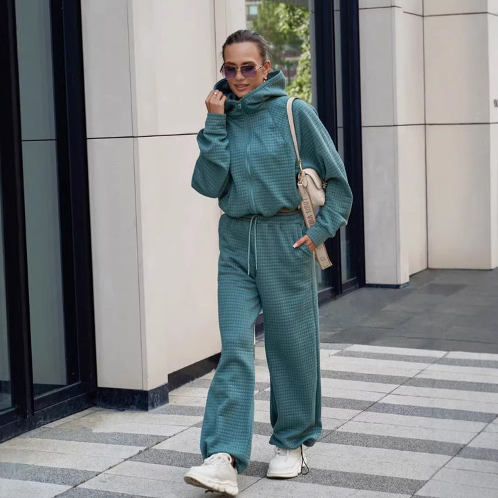 Kvindernes komfortable hættebluser med bred jumpsuit Skovae