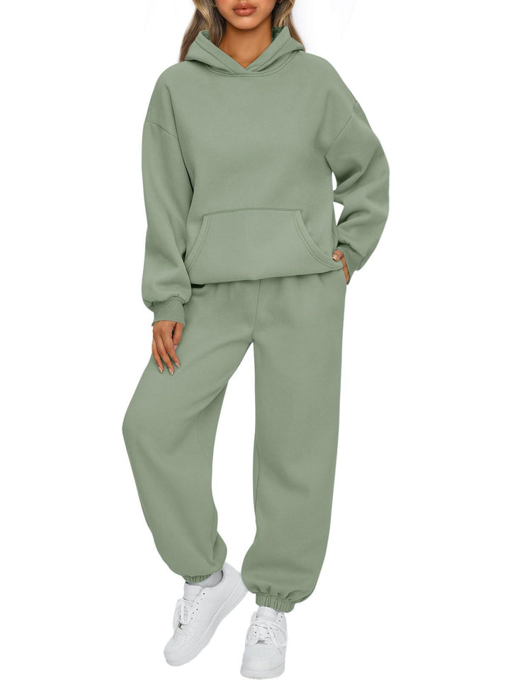 Kvinders afslappede hoodie jumpsuit lavet af kvalitets sweat materiale med praktiske lommer Skovae