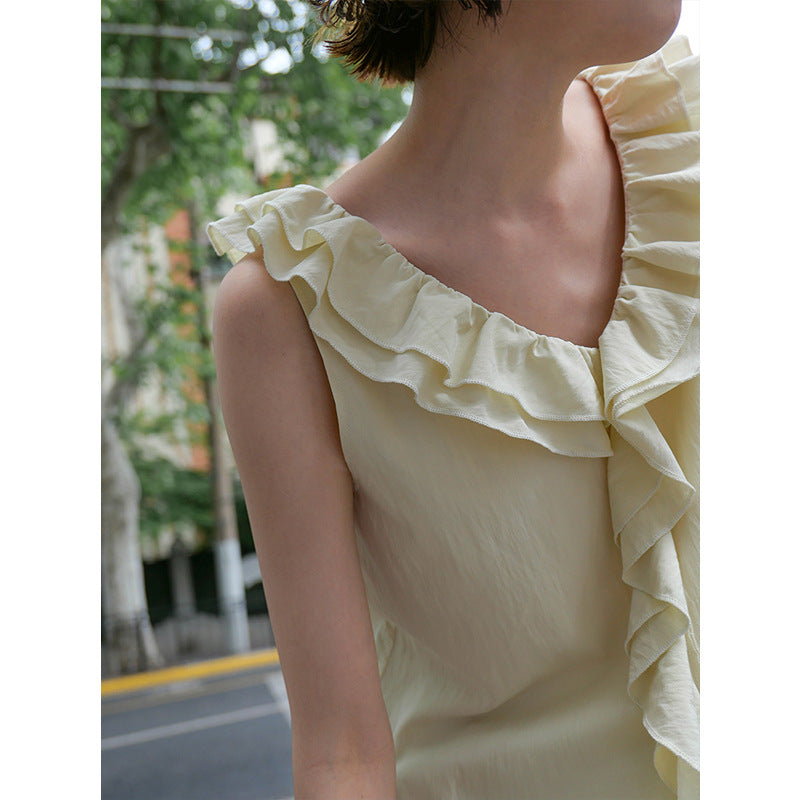 Dame ærmeløs kjole med ruffles detaljer og elegant snit Stilla