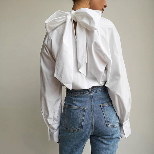 Damebluse med oversized sløjfekrave lavet af kvalitet bomuldsblanding Stilla