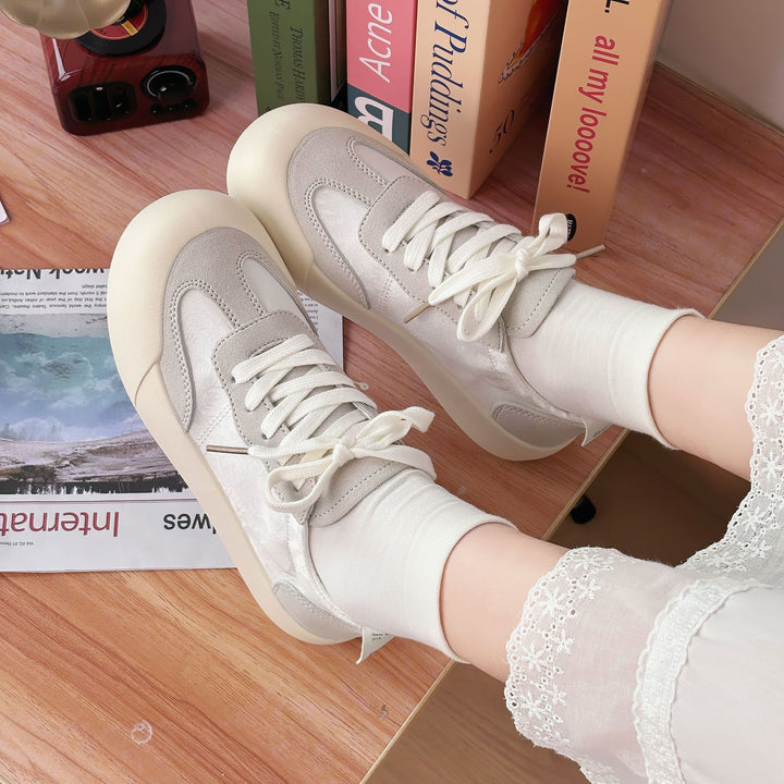 Dame Sporty Sneakers med innovativ materialkombination og tyk profilsål Stilla