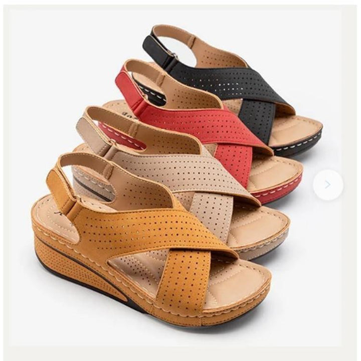 Dame wedge-sandaler med åndbar hulmønster og elastisk remdesign Stilla