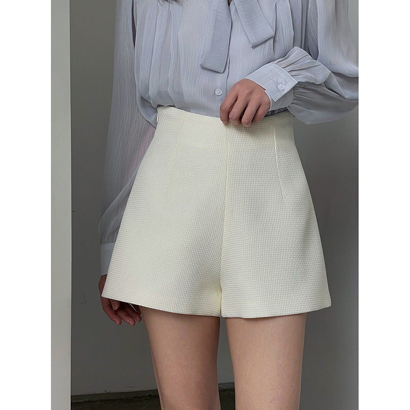 Dame kvalitets højtaljede shorts med elegant gummibånd og lommer Stilla