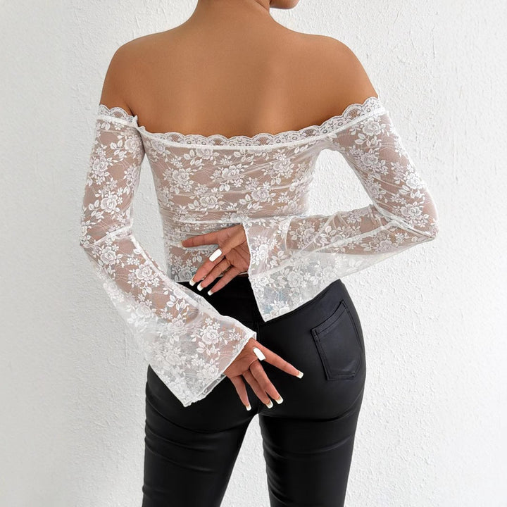 Dame blonde top med off-shoulder design og elegante trumpetærmer Skovae