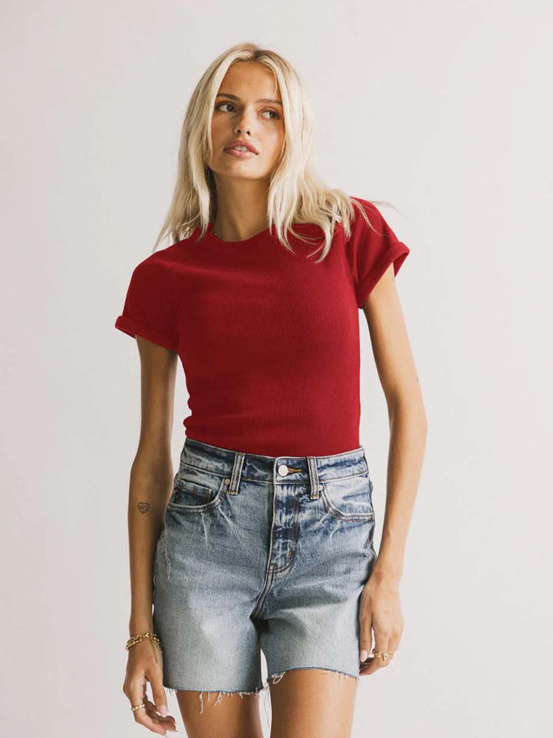 Dame figurtilpasset kortærmet bluse i ribstrik Stilla