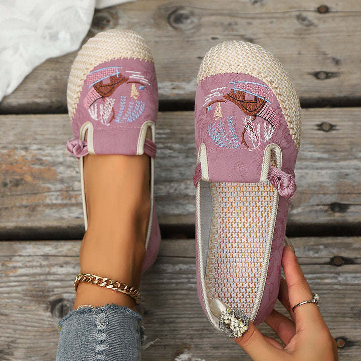 Dame modische Slippers med dekorativt broderimotiv og komfortabel sål Stilla