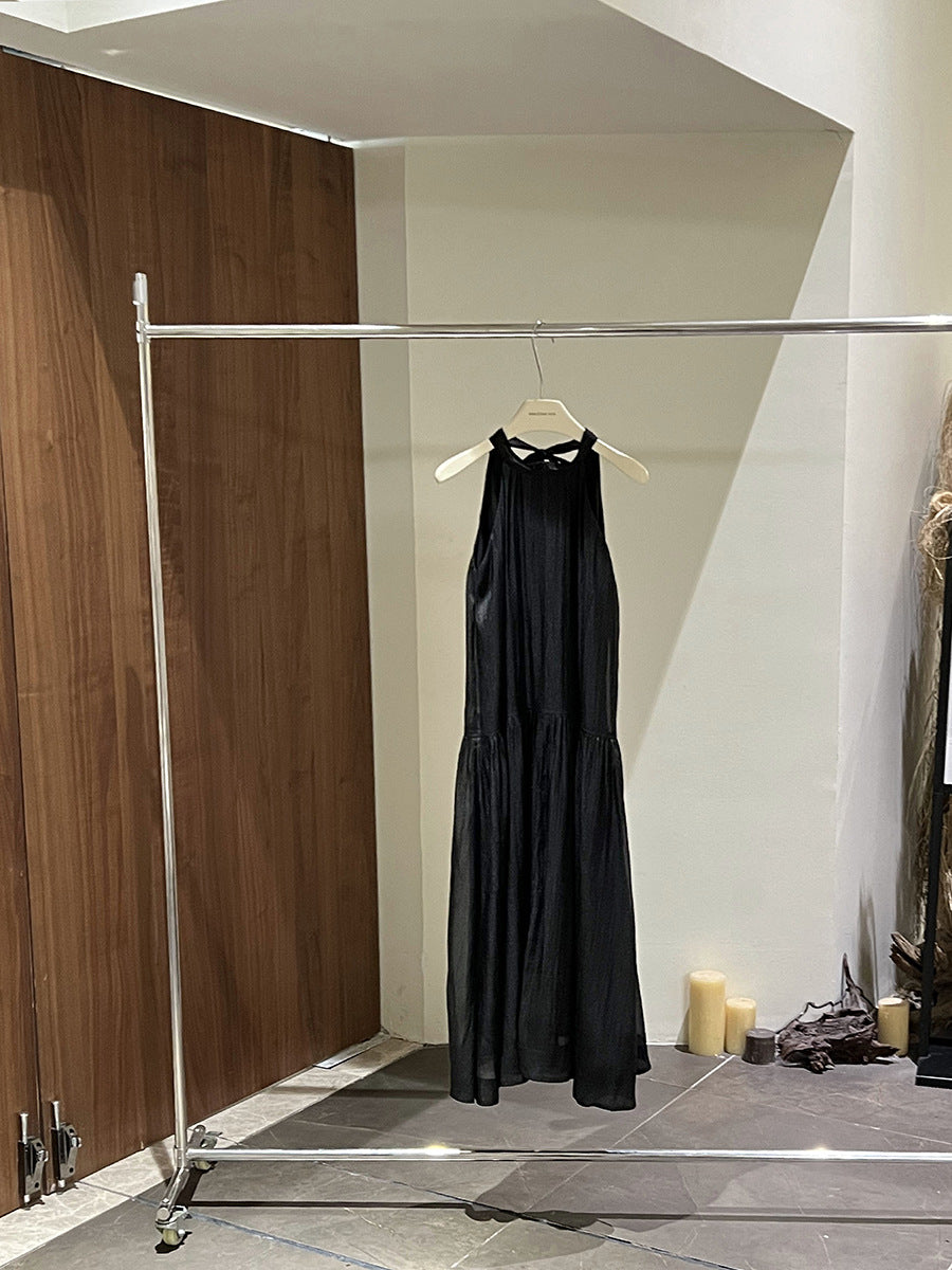 Dame Maxikjole med elegant snit og rygfri design Stilla