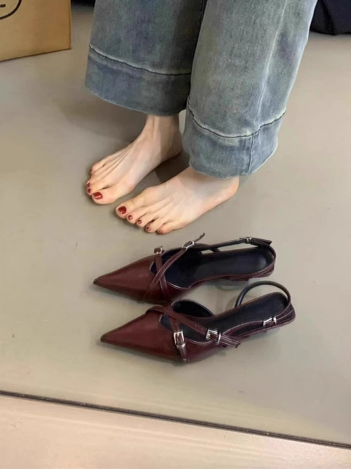 Dame Spids tå Slingback Hæle med justerbare Remme Stilla