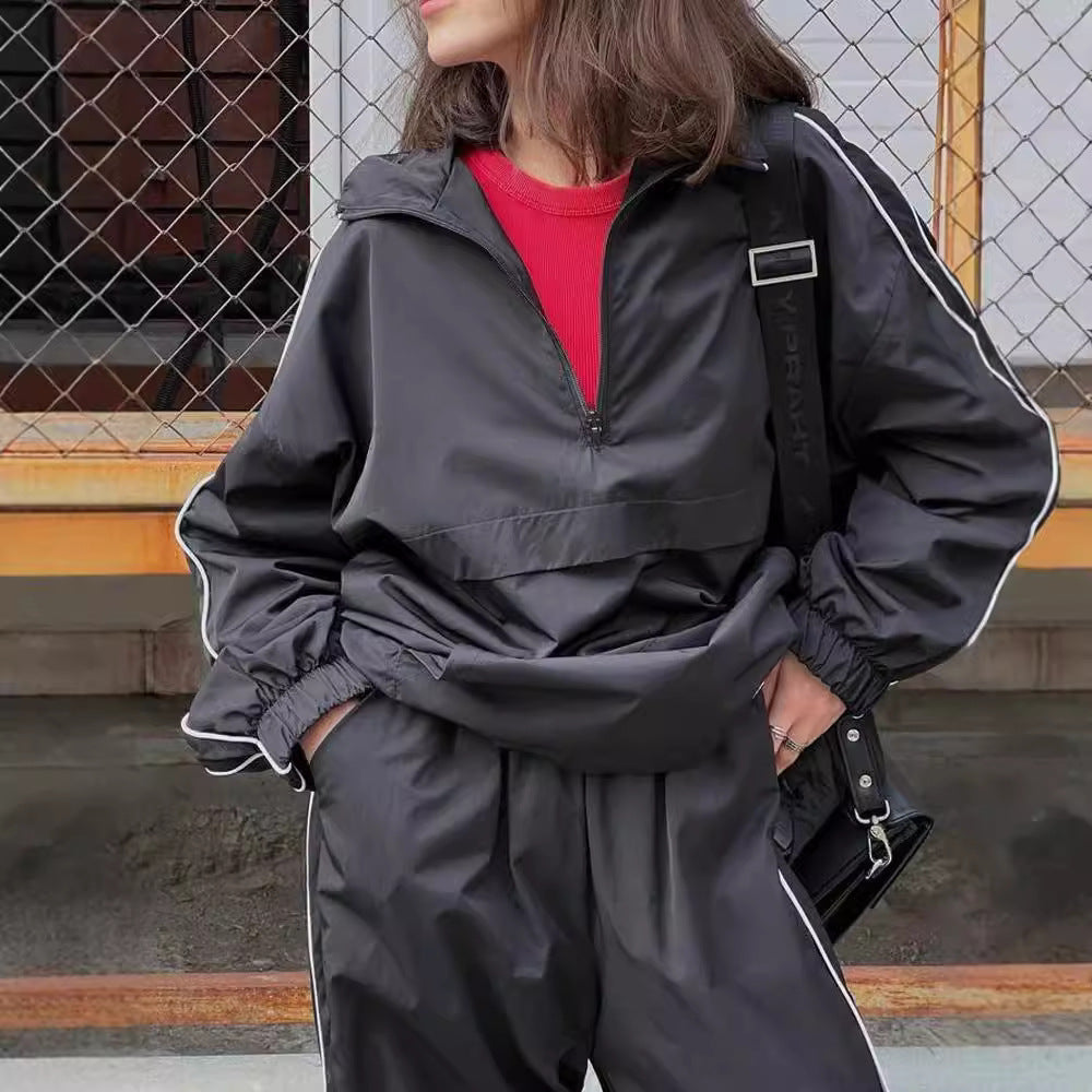 Kvindelig sporty anorak jakke med lynlås og ribbede ærmer Skovae