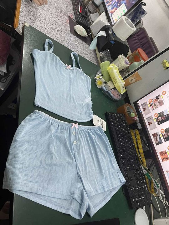 Dame pyjamasæt med spidse detaljer og romantisk tryk Skovae