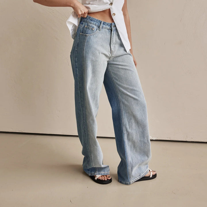 Dame brede jeans i afslappet stil med høj talje og praktiske lommer Stilla