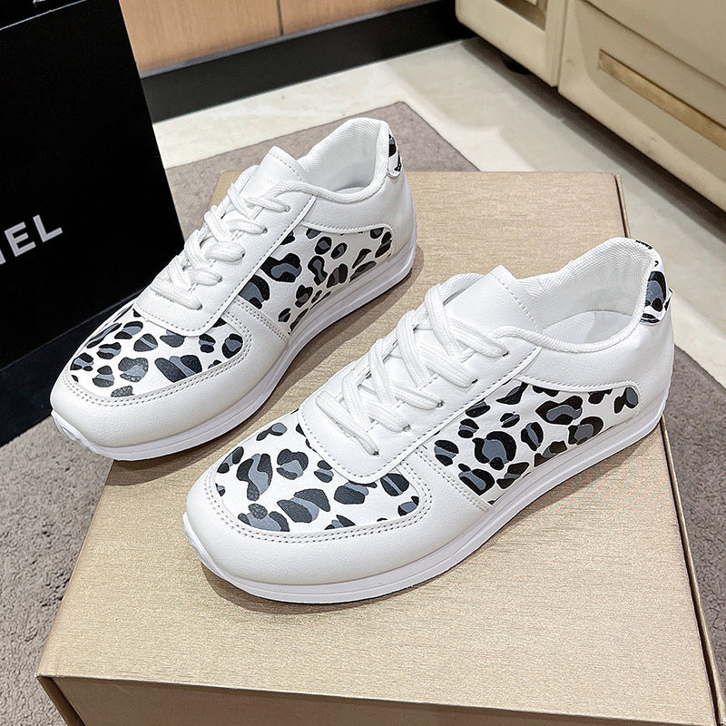 Dame sneakers i moderne leopardprint-design med skridsikker sål og åndbart overmateriale Stilla