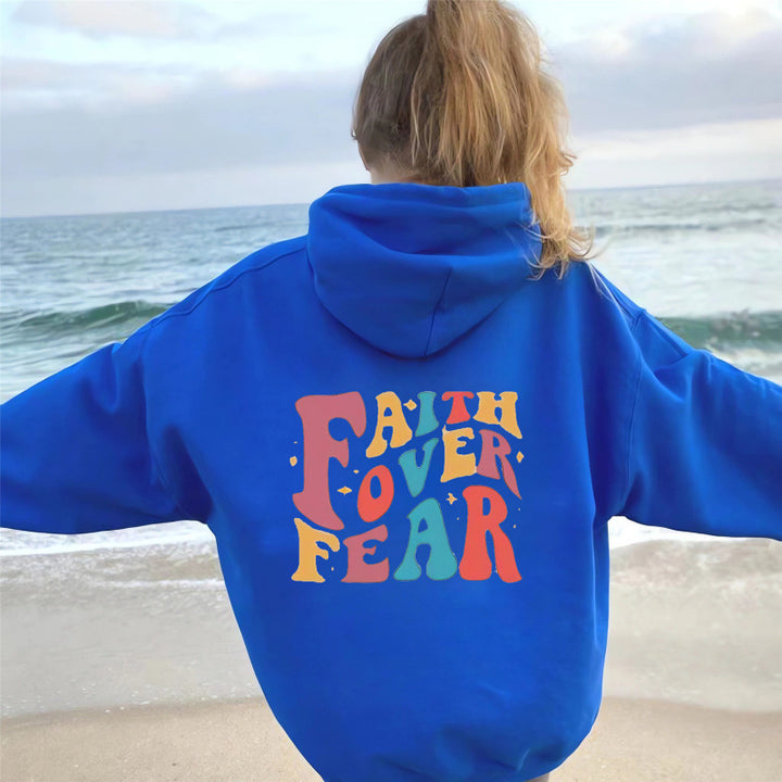 Kvinder hoodie med kreativ tekst og blødt indre fleece Skovae