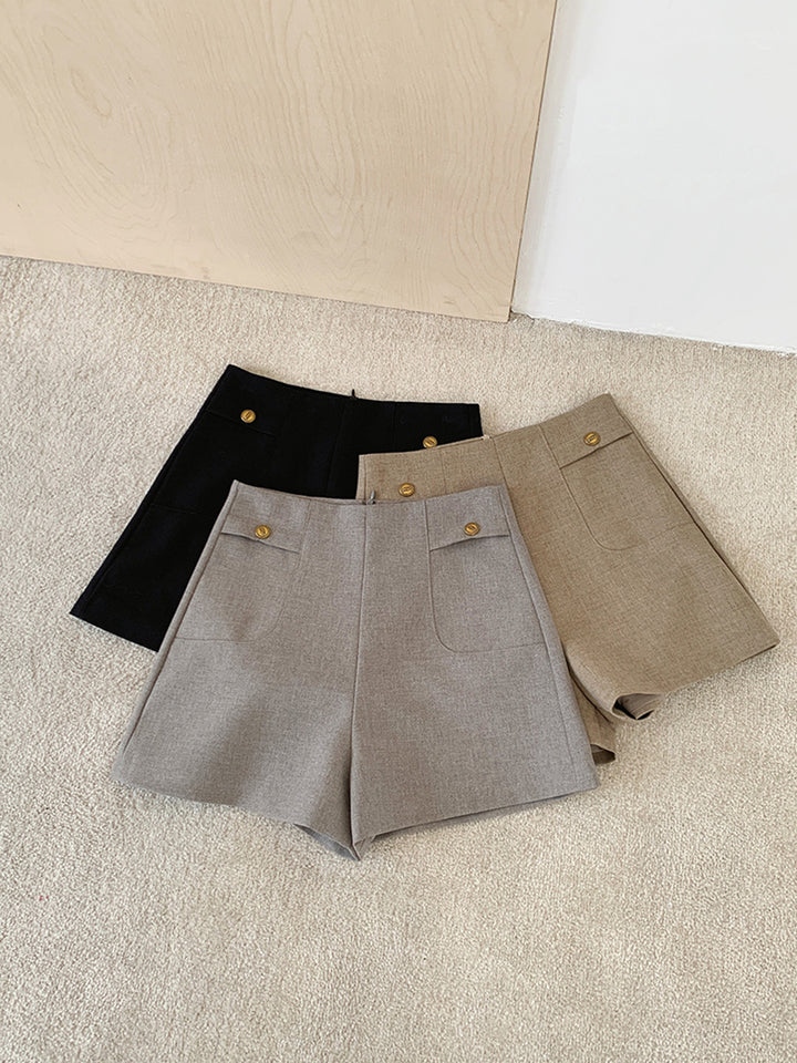 Dame elegante shorts med høj talje og dekorative knapper Stilla