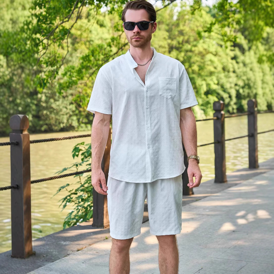 Herrer moderigtigt kortærmet skjorte og shorts-sæt med struktureret stof og elegant stående krave Stilla