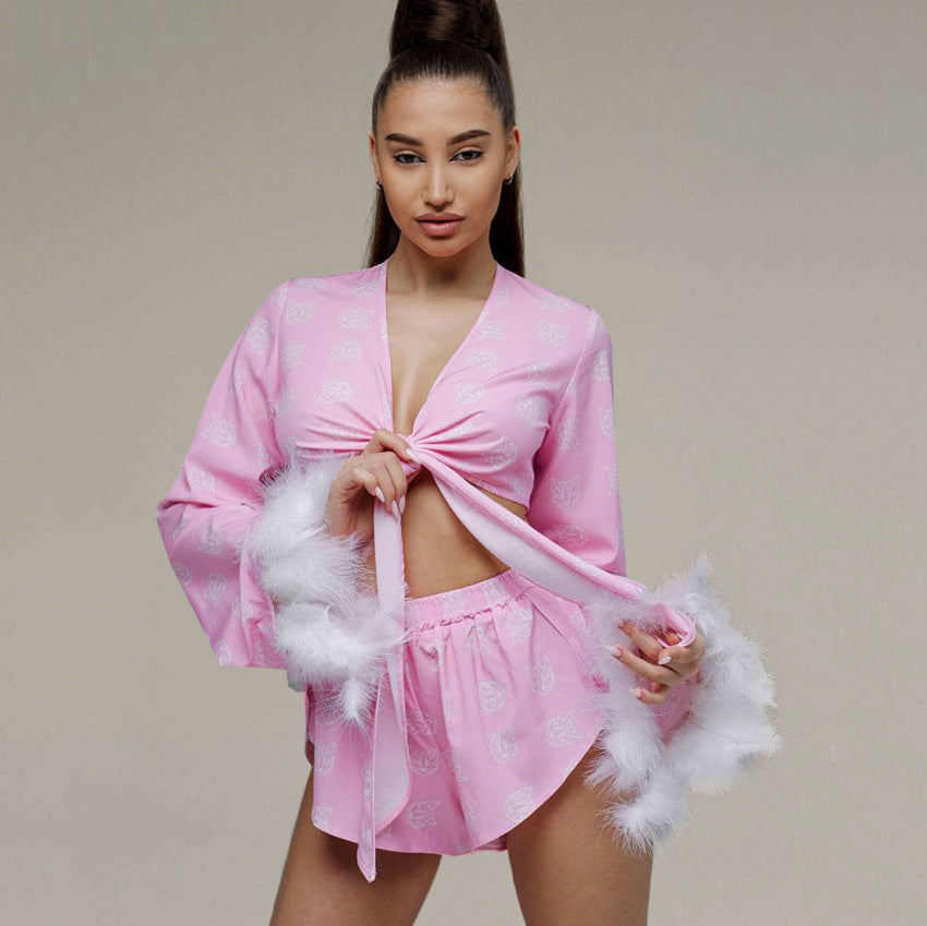Dame Satin Pyjamasæt med elegant design og fluffy detaljer Stilla