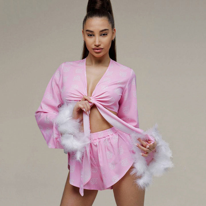 Dame Satin Pyjamasæt med elegant design og fluffy detaljer Stilla