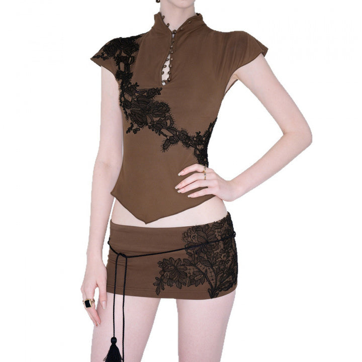 Dame Elegant spids bluse med moderigtigt krave og raffinerede knapdetaljer Skovae