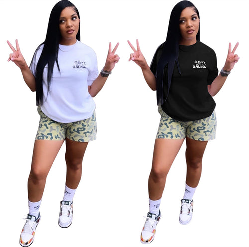 Dame Sporty T-shirt med grafikprint og afslappede shorts Stilla