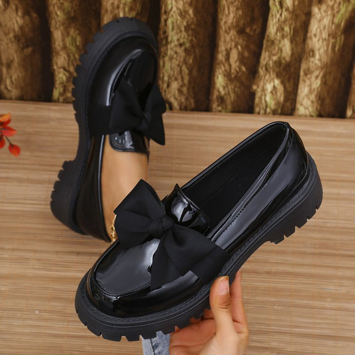 Dame loafers med glamorøst bånd-design og skridsikker profilsåle Stilla