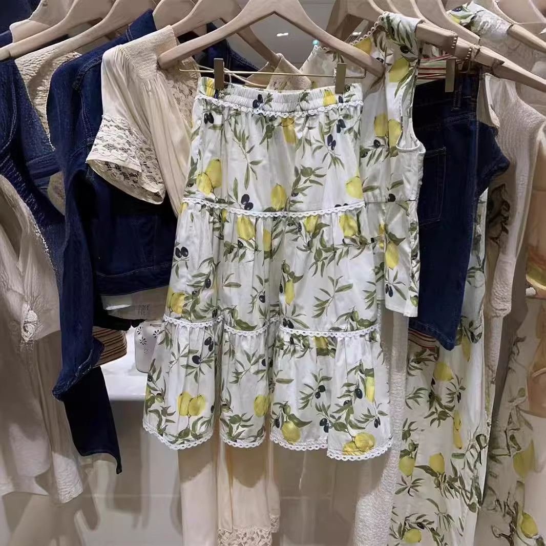 Dame sommerligt maxikjole med floralt citrussmismiks og fine flæse-detaljer Stilla