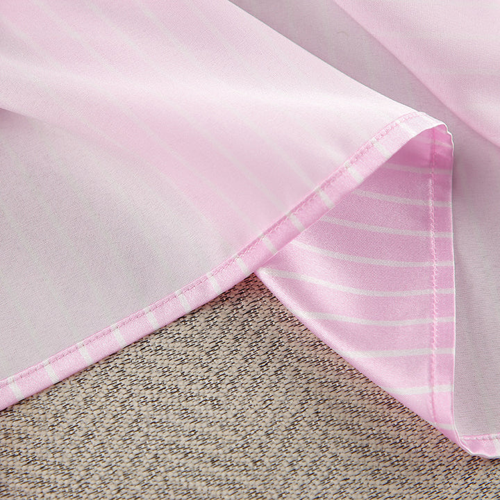 Dame Satin Kort-Pyjama-Sæt med elegant stribedetail og behagelig pasform Stilla