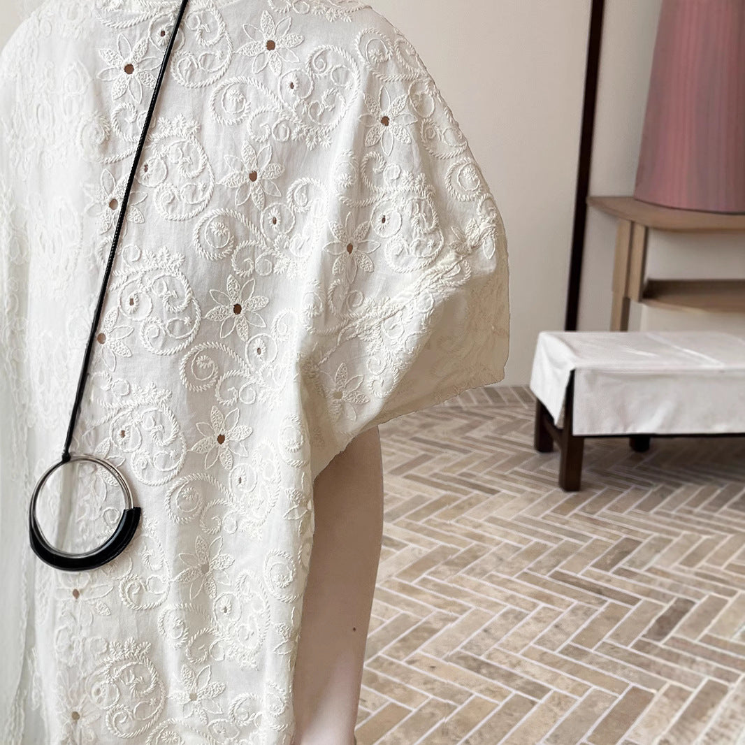 Dame luftig overdel med kunstneriske broderier og elegante puffærmer Stilla