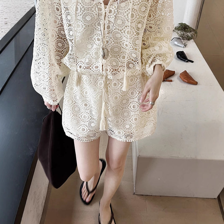Dame blonder blouse med afslappet snit og gennemsigtigt design Stilla