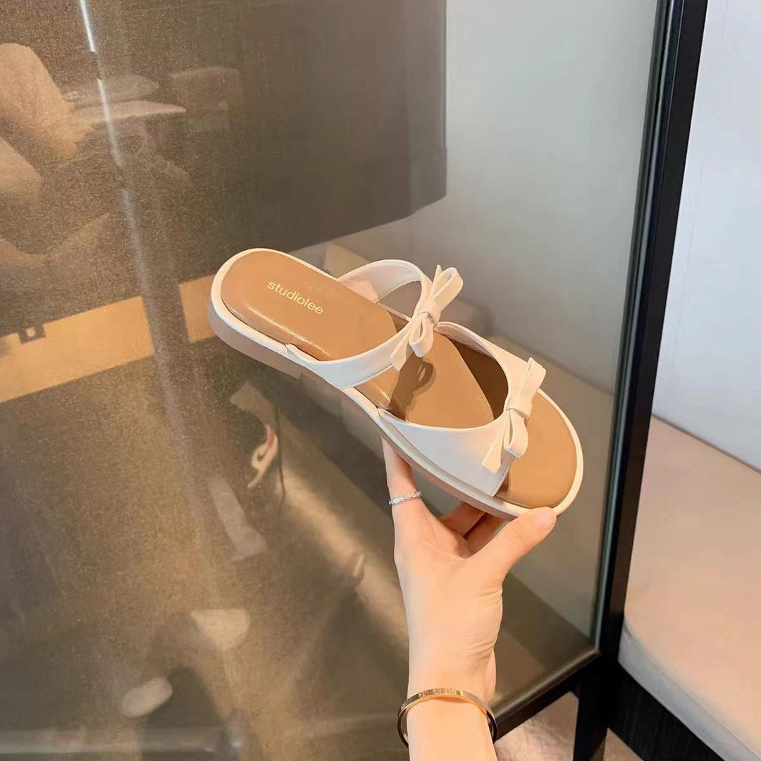 Dame komfortable badesandaler med fashionable stropper og elegant spænde design Stilla