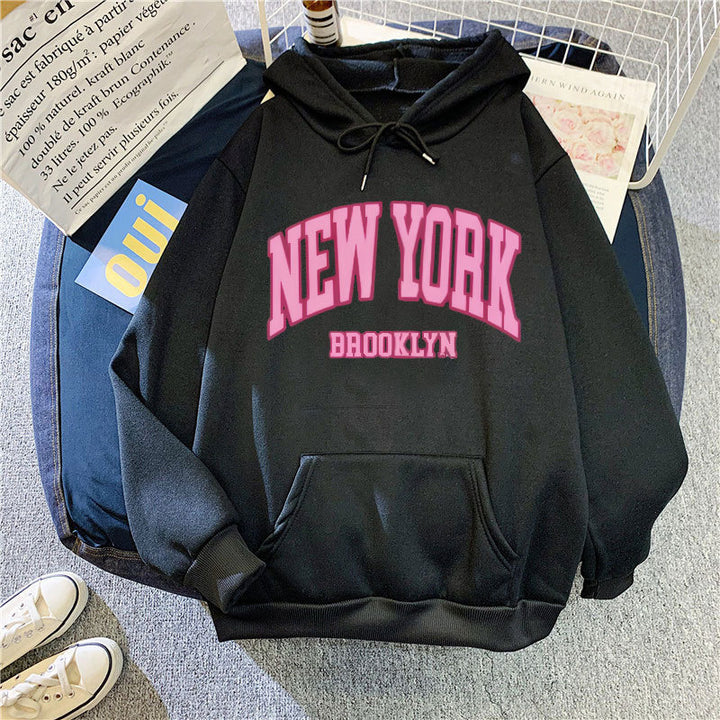Dame hoodie med trendy New York Brooklyn print Skovae