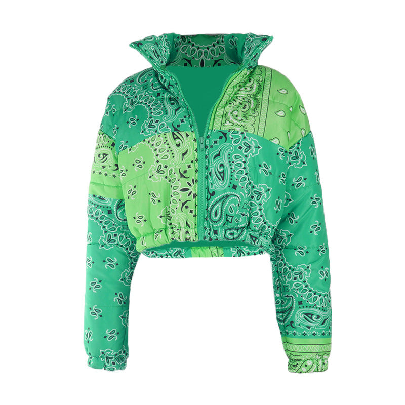 Femme Cropped Puffer-jakke med Bandana-print Stilla
