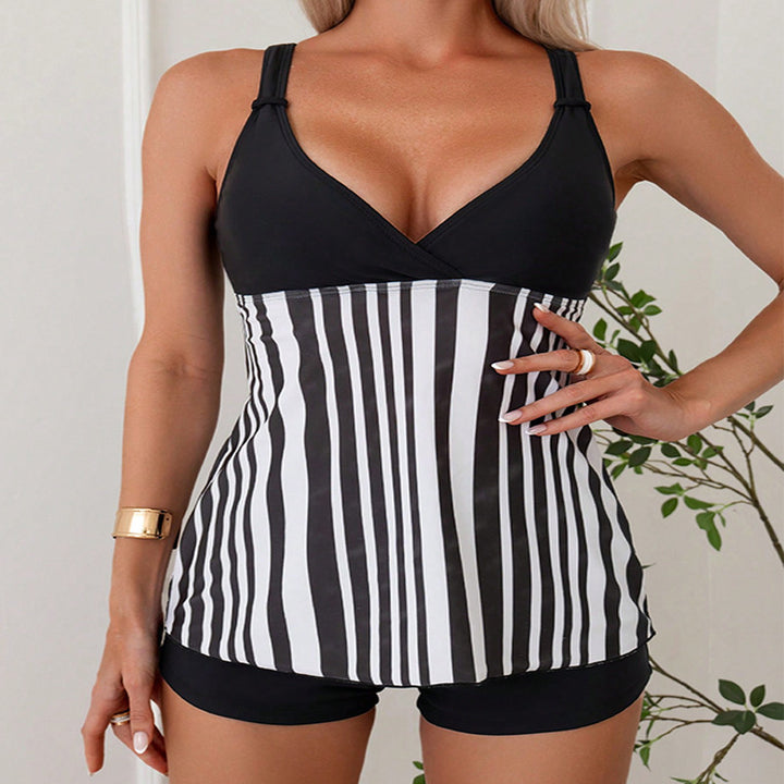 Dame tankini med justerbare stropper og figurskabende design Skovae
