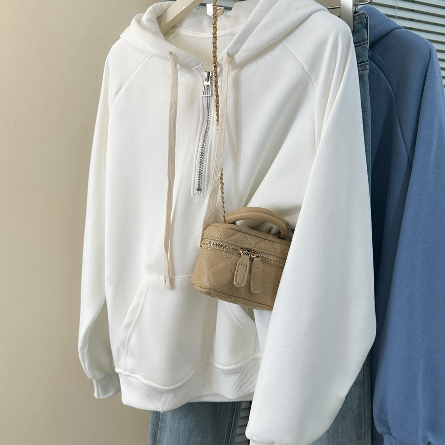 Dame hoodie med lynlås og kængurulomme Stilla
