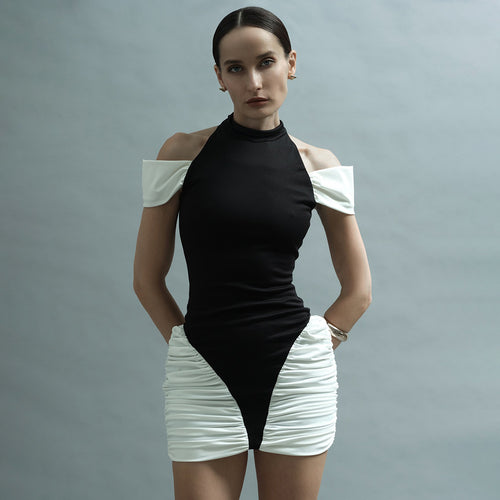 Dame Stilfuldt Bodycon-kjole med innovative flæsedetaljer Skovae