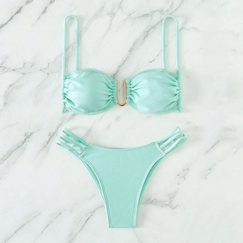 Damer bikiniset med elegant strækbart design og raffinerede detaljer Skovae