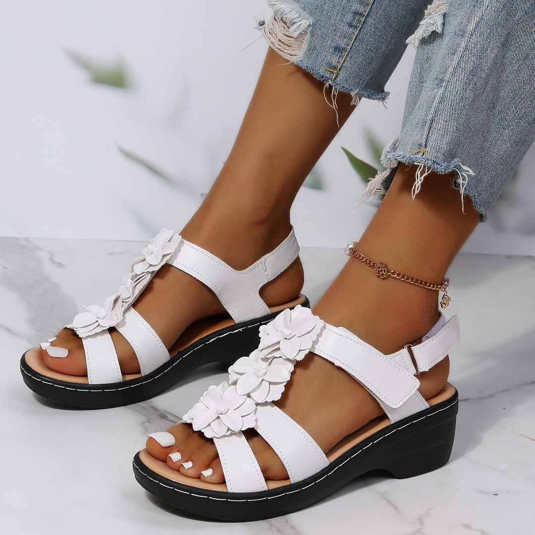 Dame Wedge Sandaler med blomsterapplikationsdesign og komfortabelt fodseng Stilla