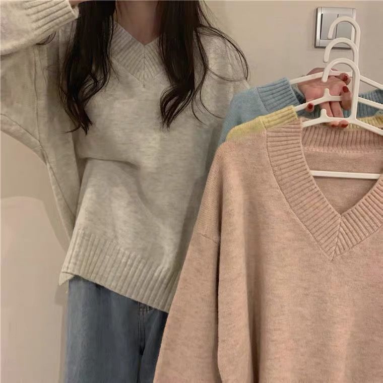 Dames blød V-hals sweater lavet af høj kvalitet uld Stilla
