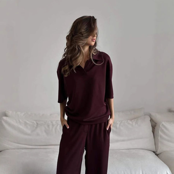 Kvindernes komfortable og stilfulde jumpsuit med krave Skovae