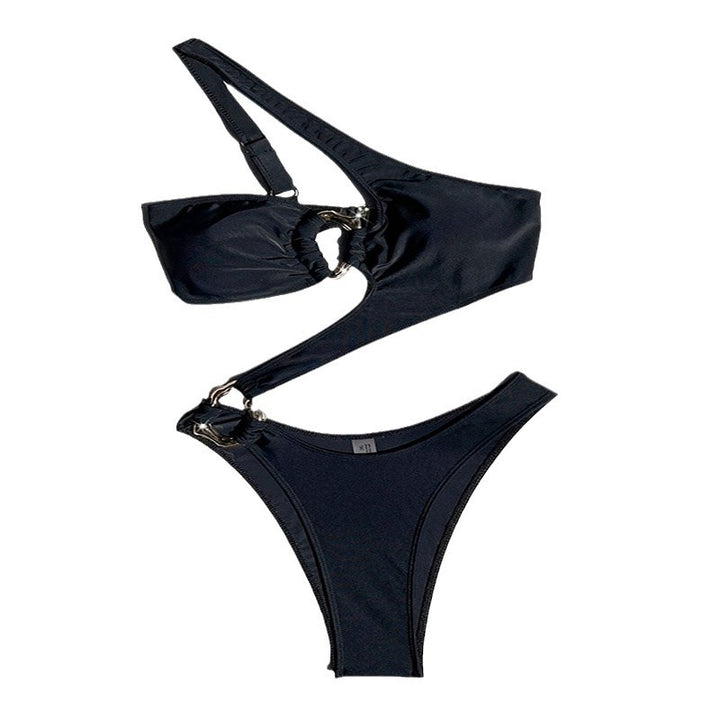 Dame bånd-bikini med asymmetrisk design og dekorativt spænde-element Stilla