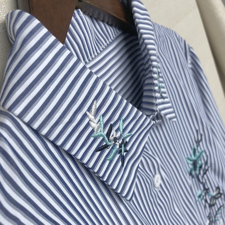 Dame stribet bluse med blomsterbroderi Stilla