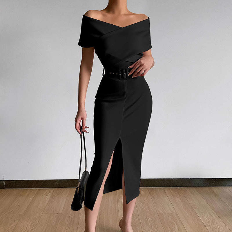 Dame figursyet midi-kjole med off-shoulder udskæring og sidelæg Stilla
