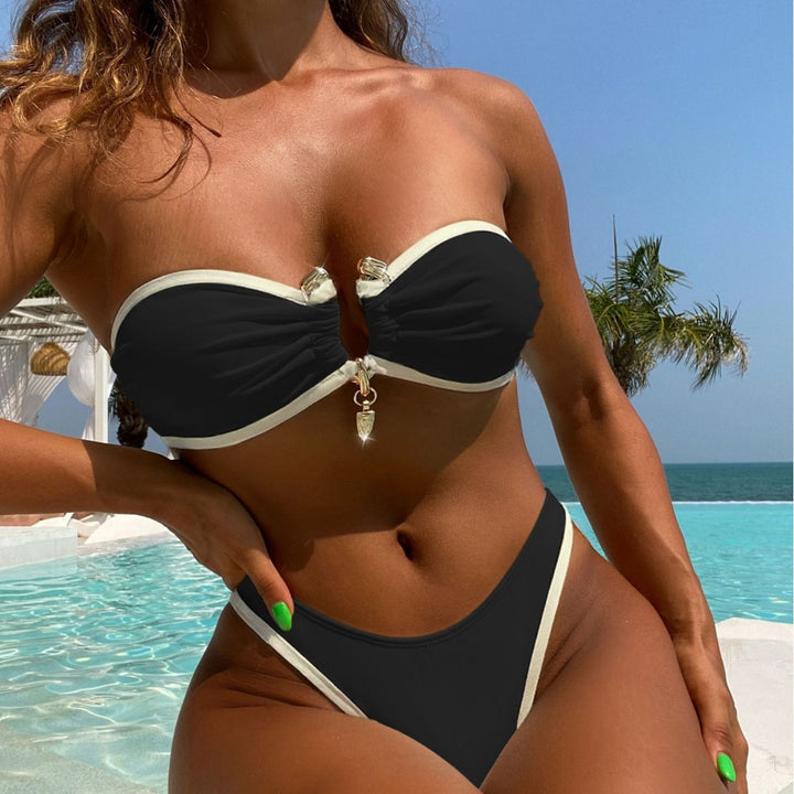 Dame Bandeau-Bikini med smagfuld Cut-Out og elegante detaljer Stilla