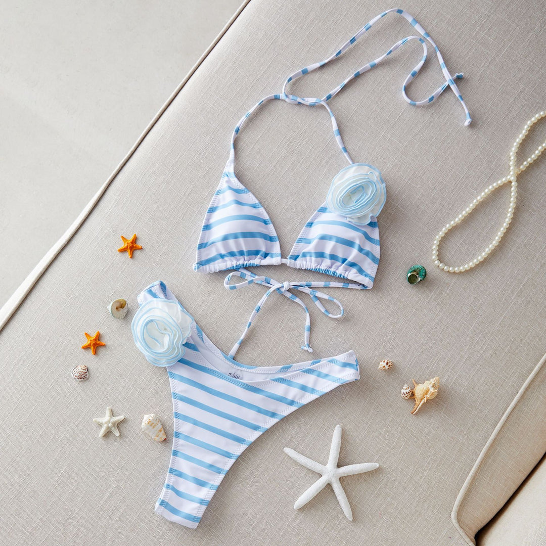 Dame bikini-sæt med floral accent og legende stribemønster Stilla