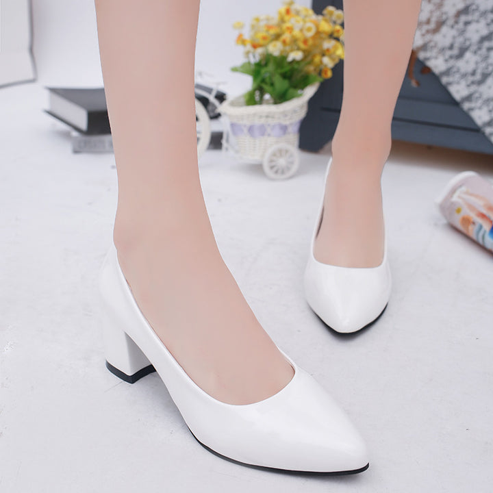 Dame Elegante og klassiske pumps med bredt blokhælhøjder og spidst design Stilla