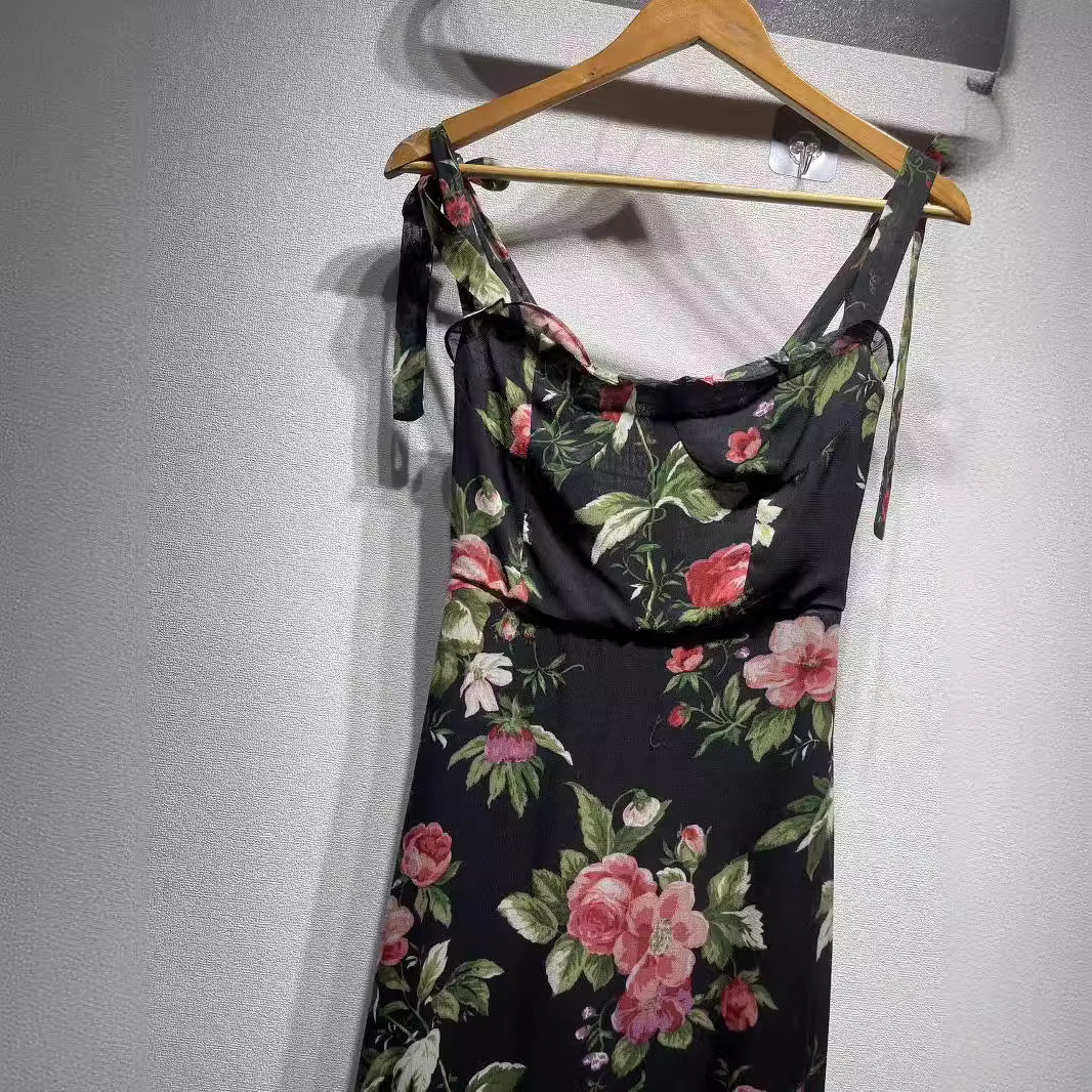 Dame Sommermaxikjole med blomsterdekorationer og elegant snit Stilla