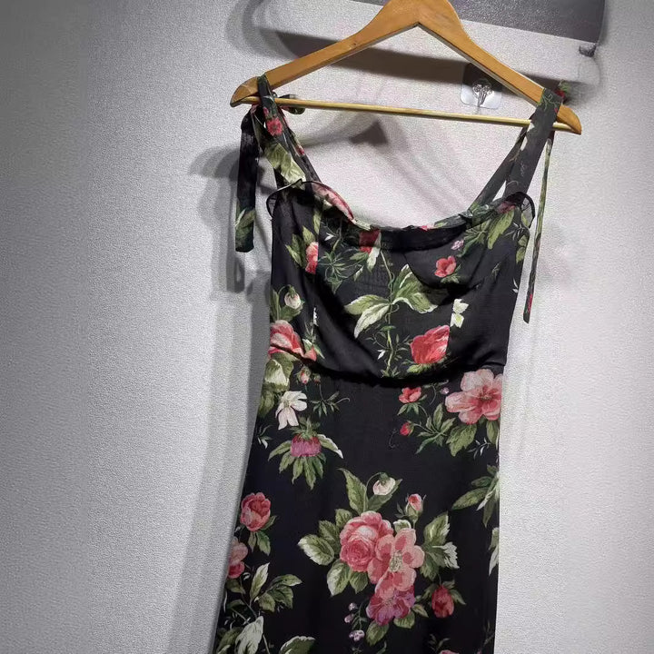 Dame Sommermaxikjole med blomsterdekorationer og elegant snit Stilla