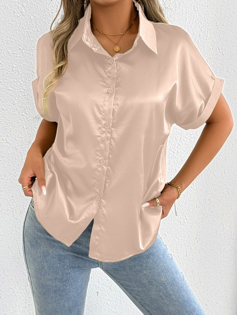 Dame satinbluse med afslappet snit og elegant krave Skovae