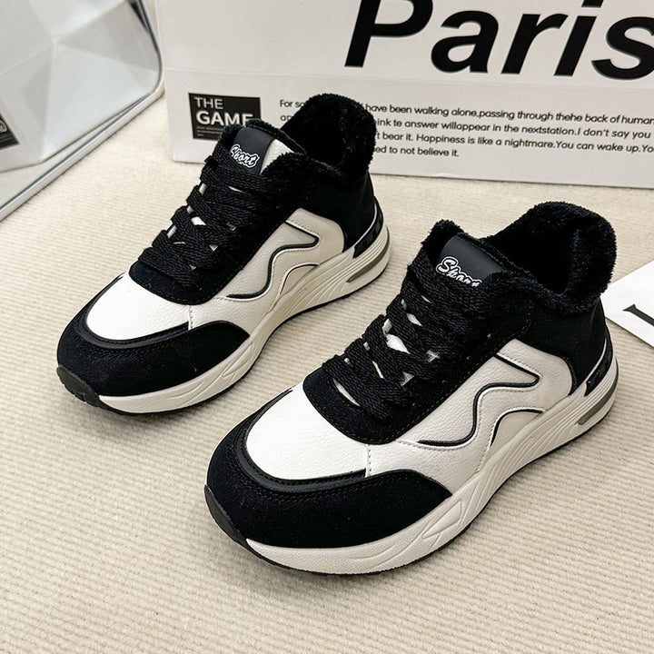 Dame Komfortable Sneakers med hyggeligt indvendigt for og robust sål Stilla